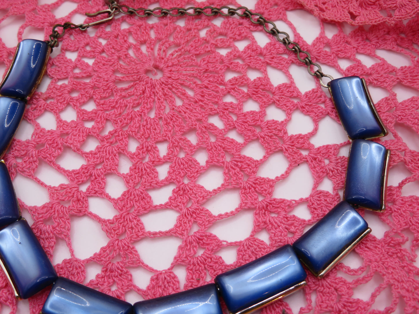 Vintage Thermoset Brilliant Blue Cabochon Necklace