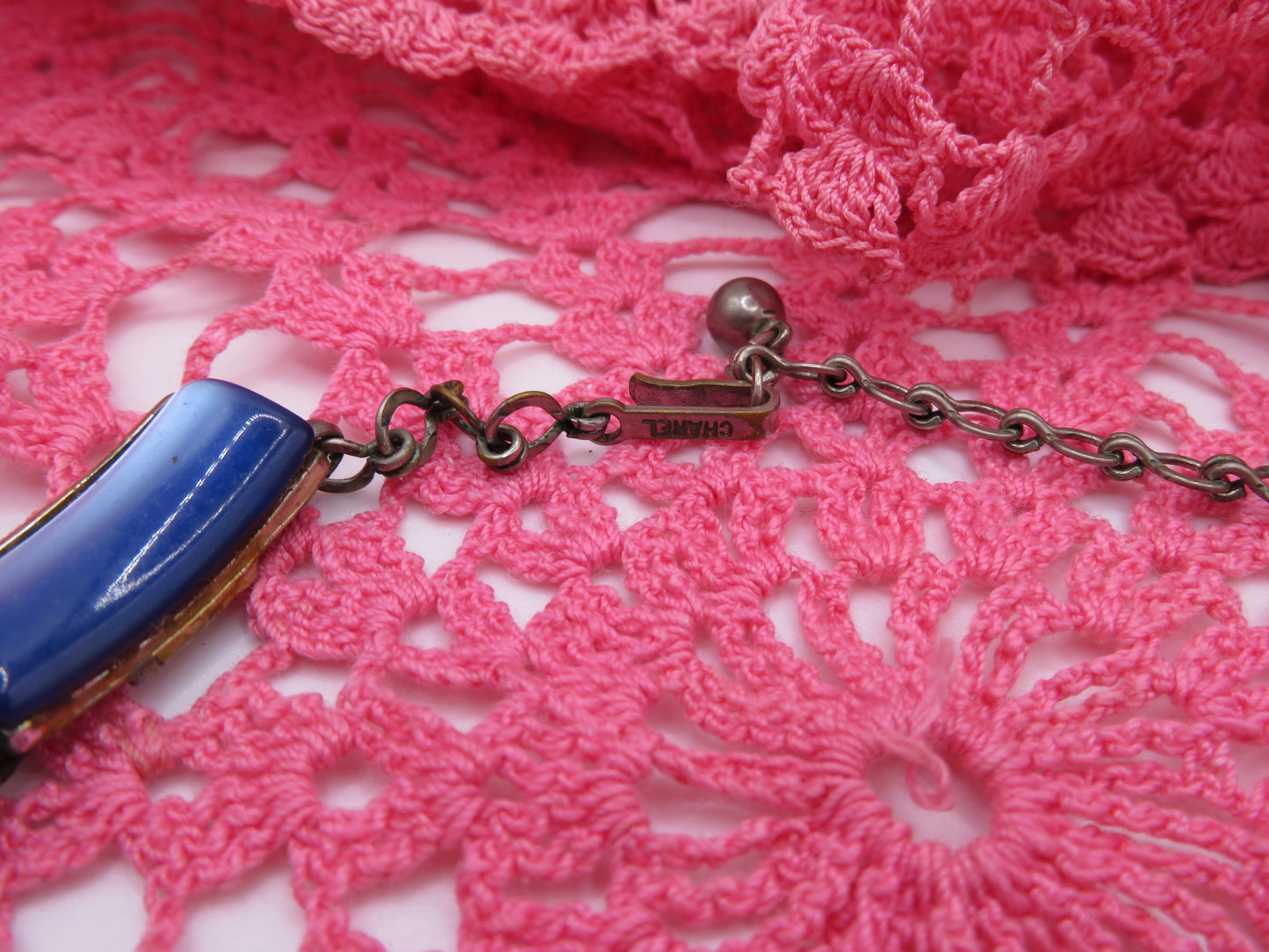 Vintage Thermoset Brilliant Blue Cabochon Necklace