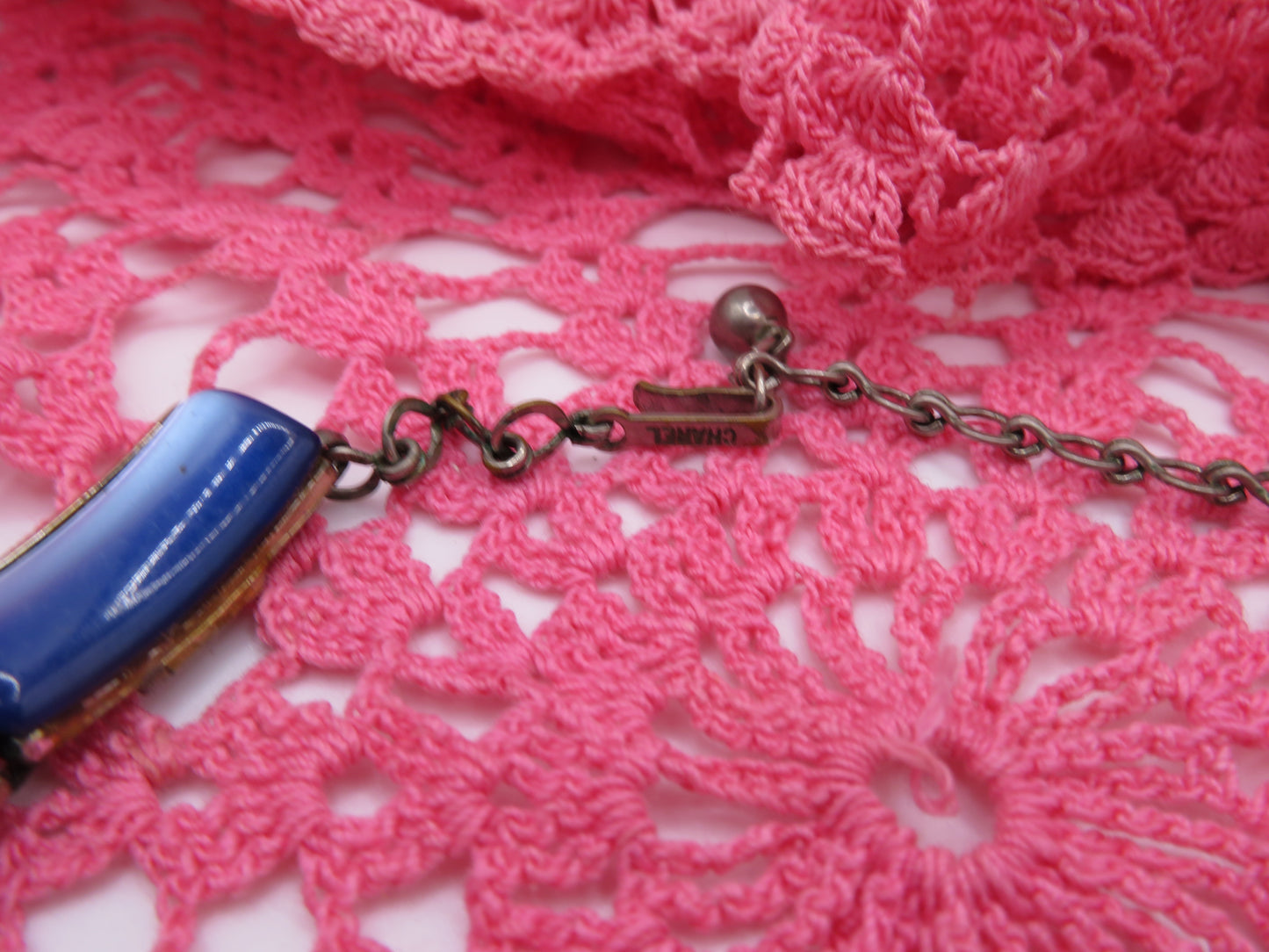 Vintage Thermoset Brilliant Blue Cabochon Necklace