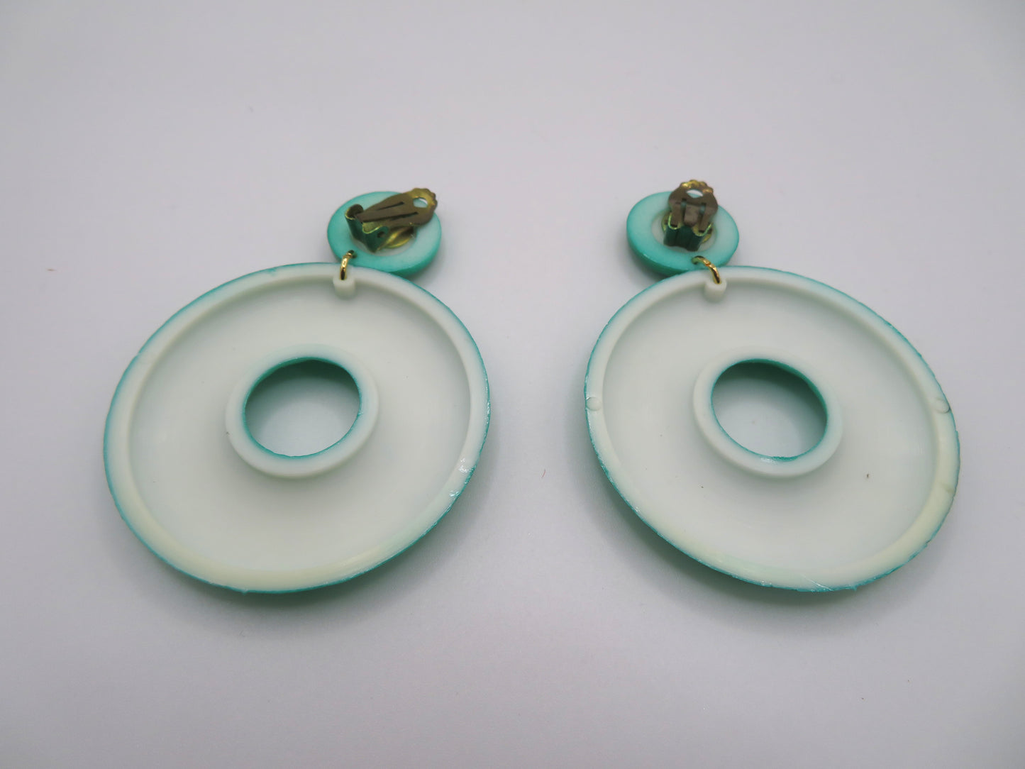Vintage Metallic Kelly Green Hoop Clip On Earrings
