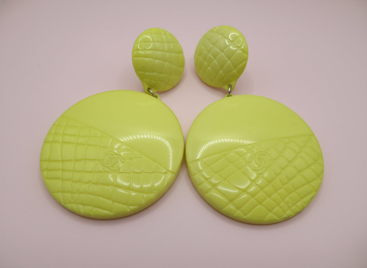 Vintage Huge Butter Yellow Quilted Circles Clip On Earrings