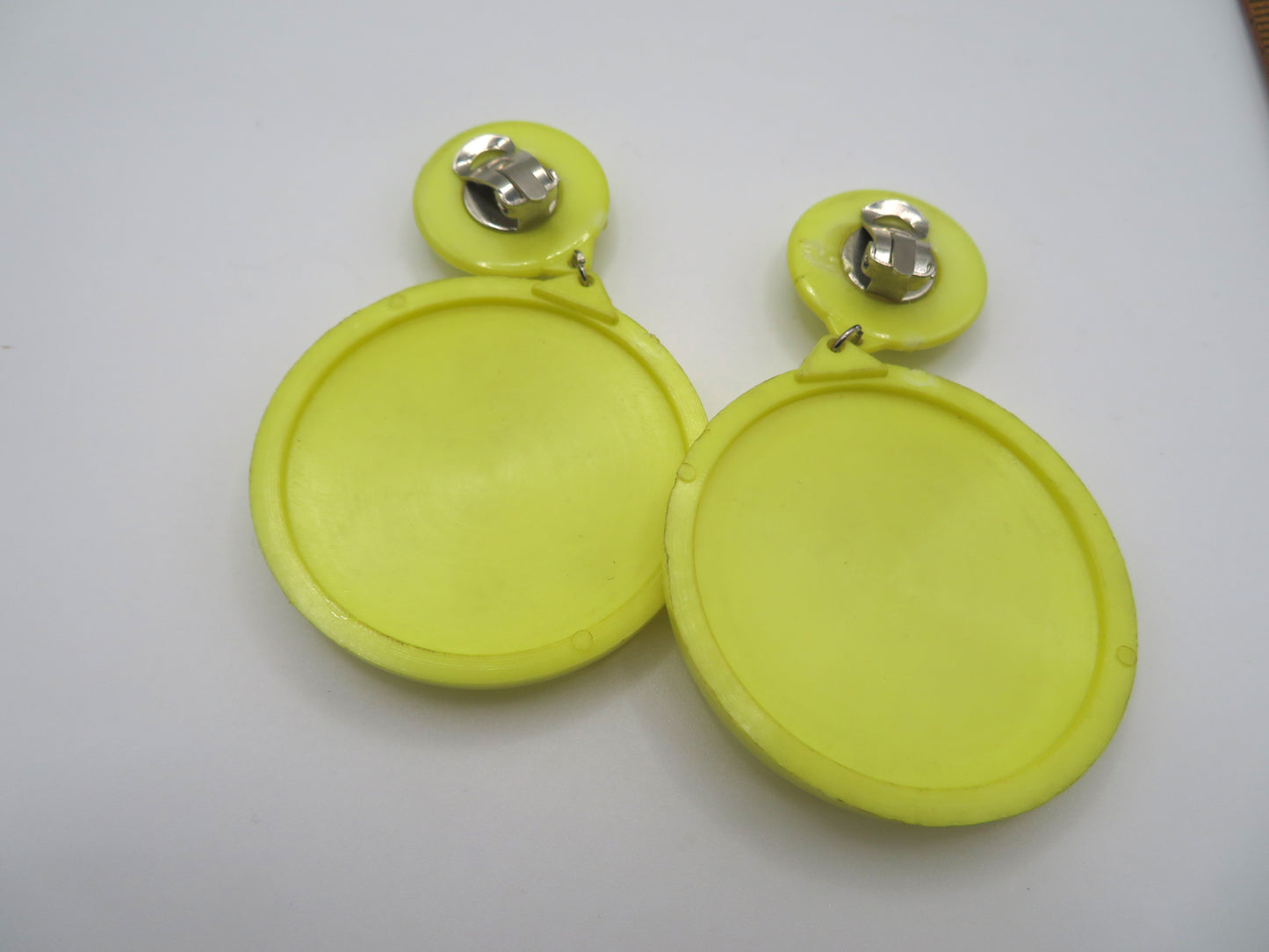 Vintage Huge Butter Yellow Quilted Circles Clip On Earrings