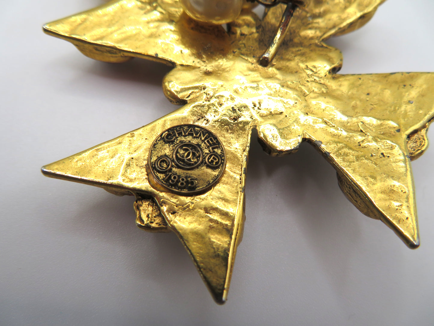 Vintage Chanel 1985 Gripoix Pearl Maltese Cross Statement Necklace
