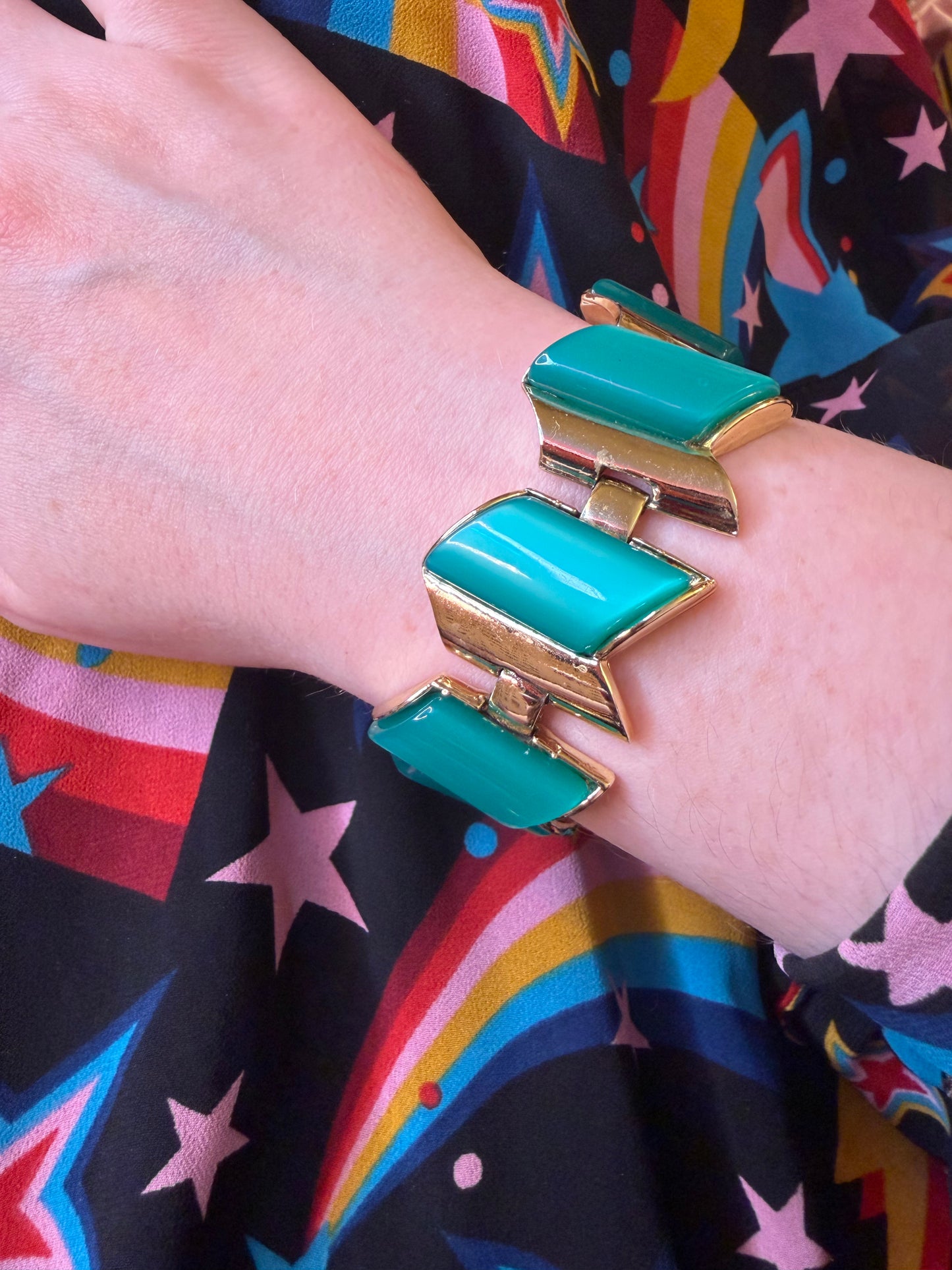 Vintage Midcentury Chunky Thermoset Emerald Hue Bracelet
