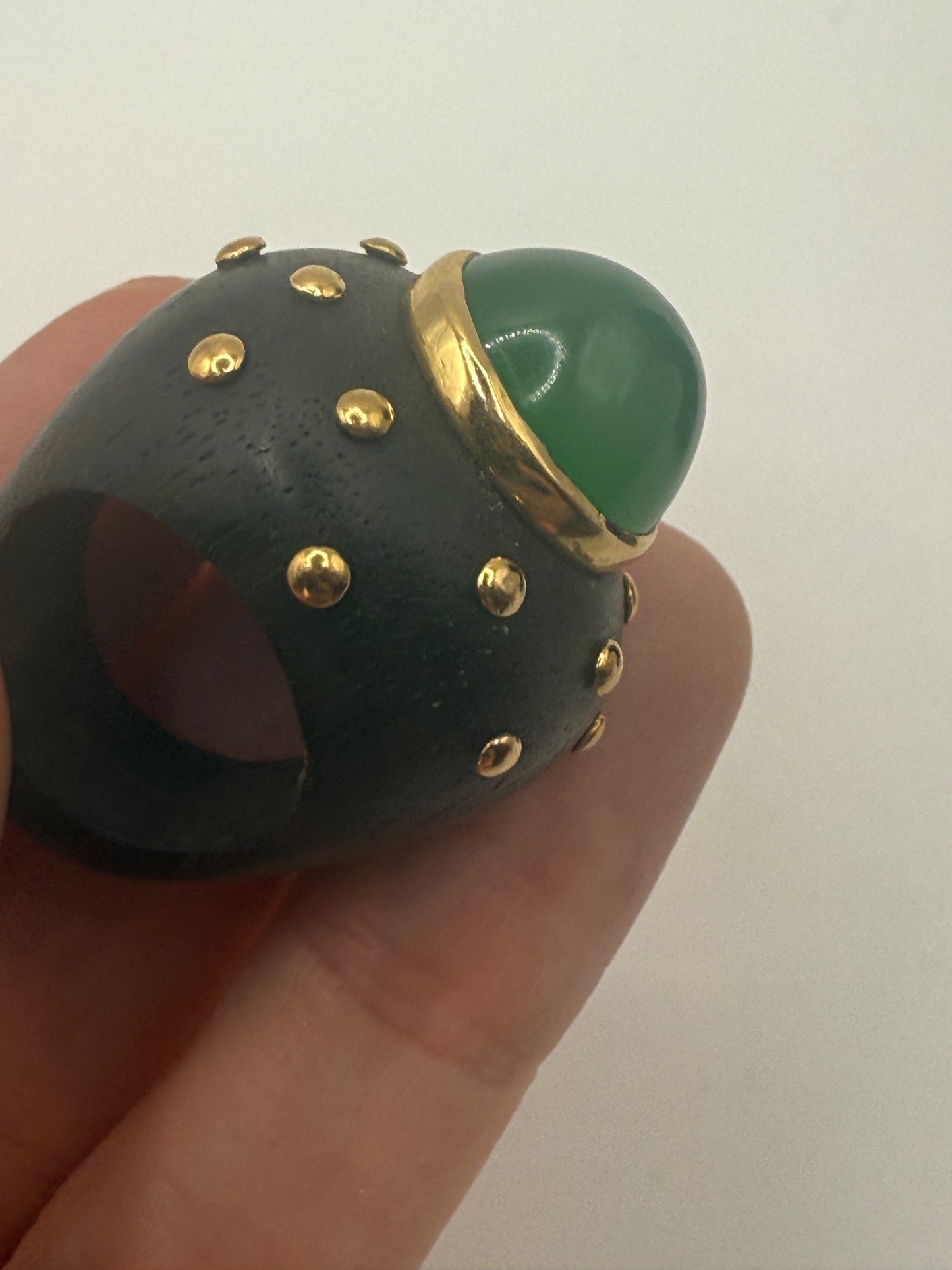 Vintage 18K Gold Huge Chalcedony Wood Cocktail Ring
