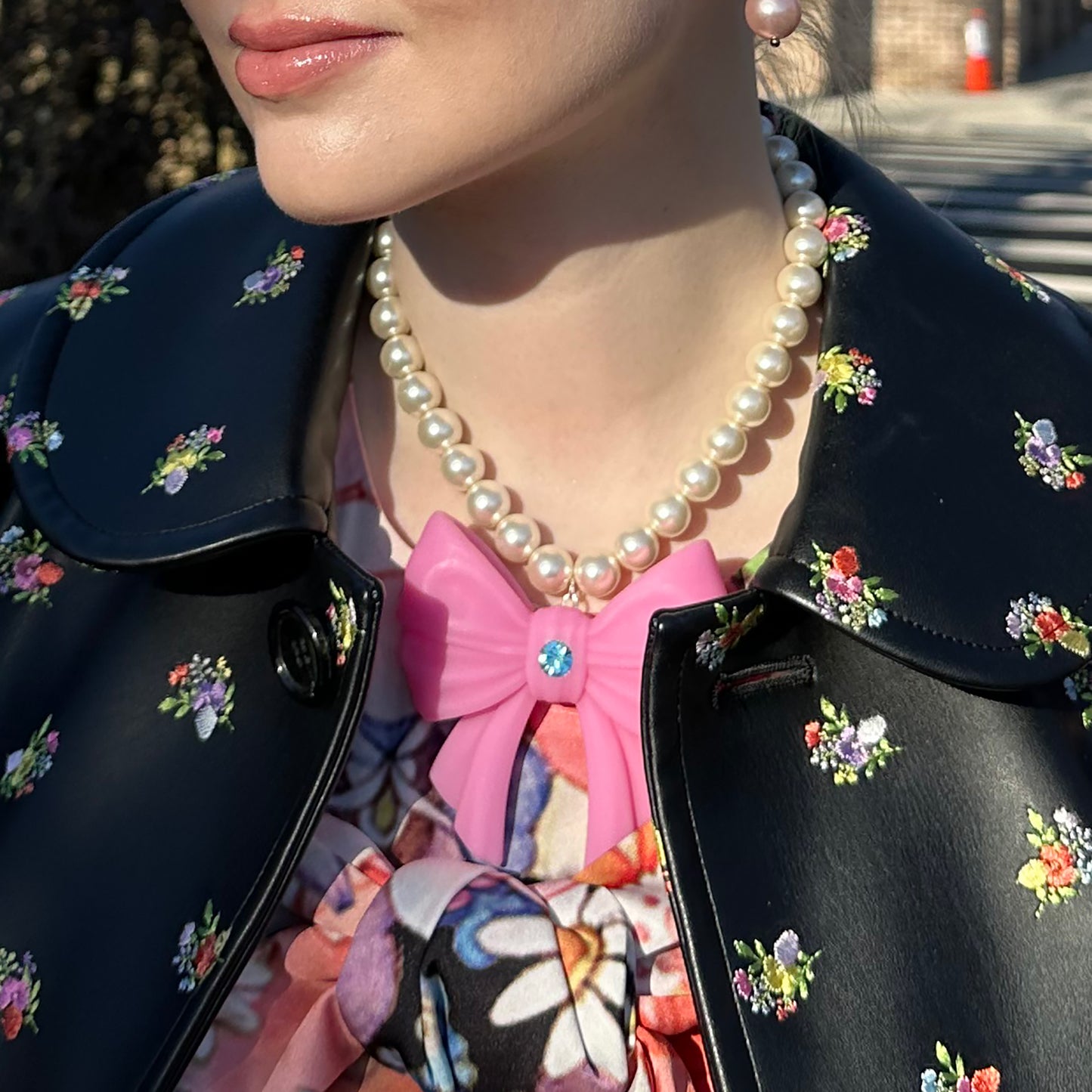 Luna Bow Puff Pearl Necklace