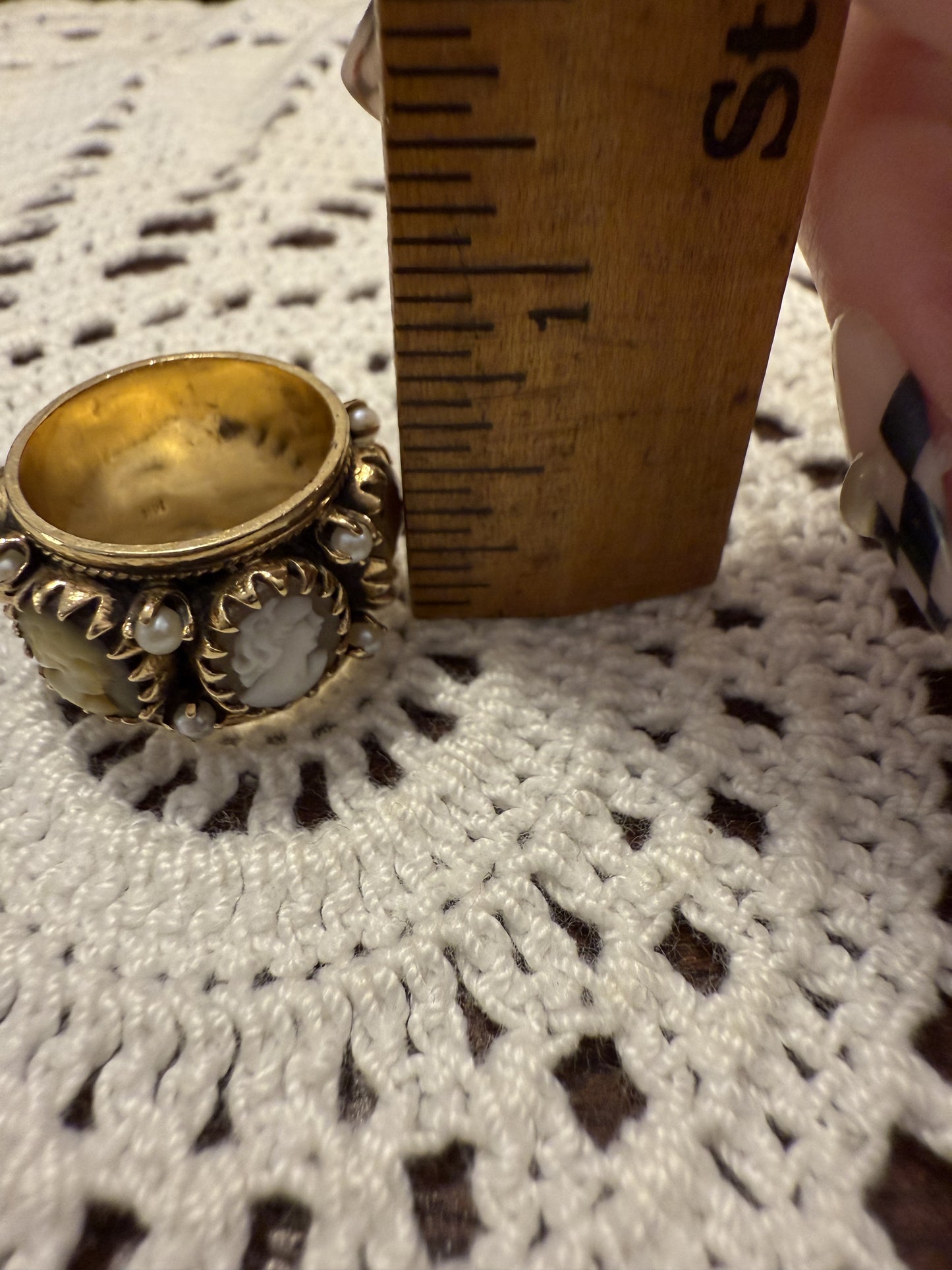 Vintage 14K Solid Gold Cameo Eternity Ring