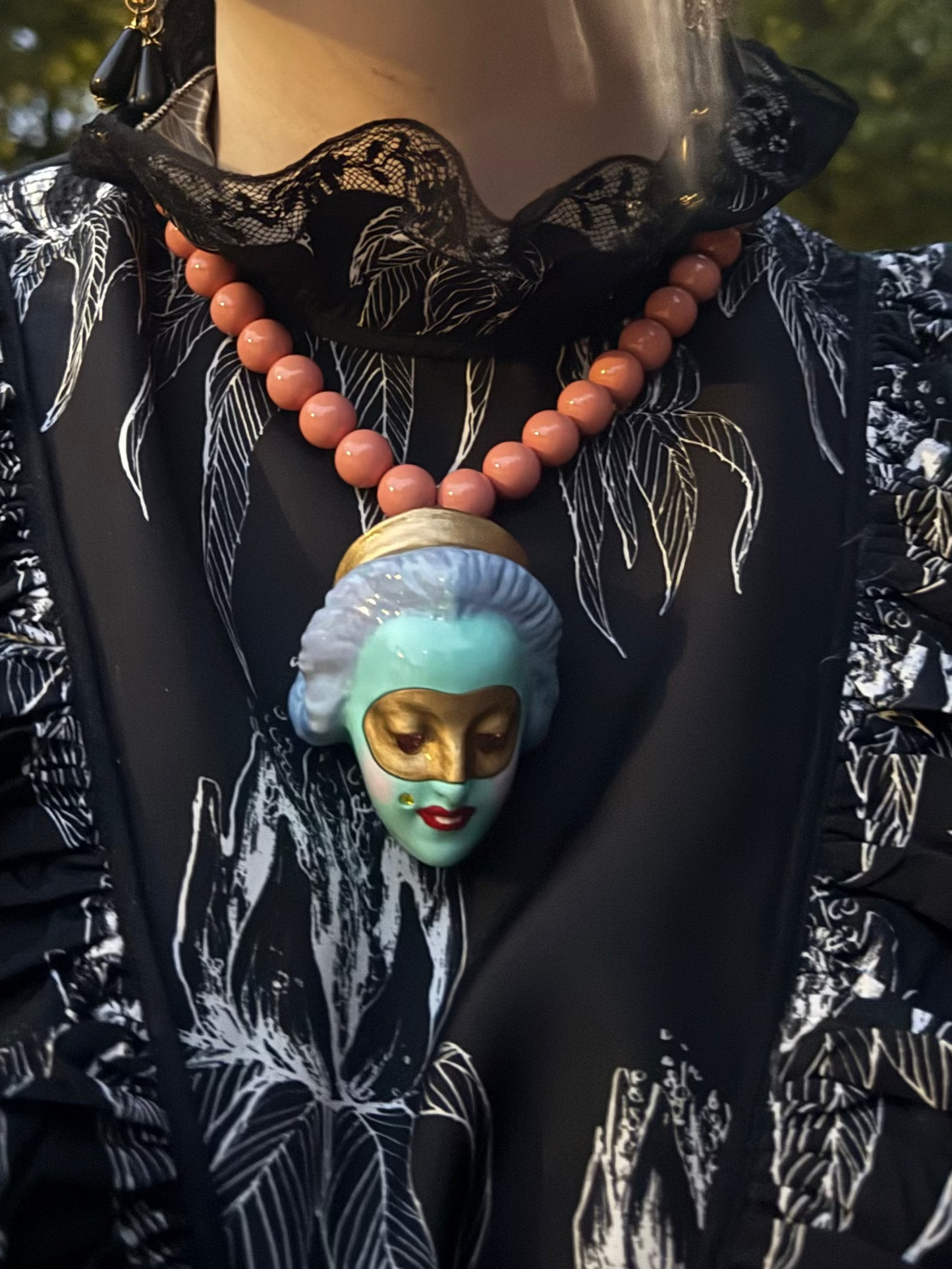 Masked Lady Madame Bleue Pearl Necklace