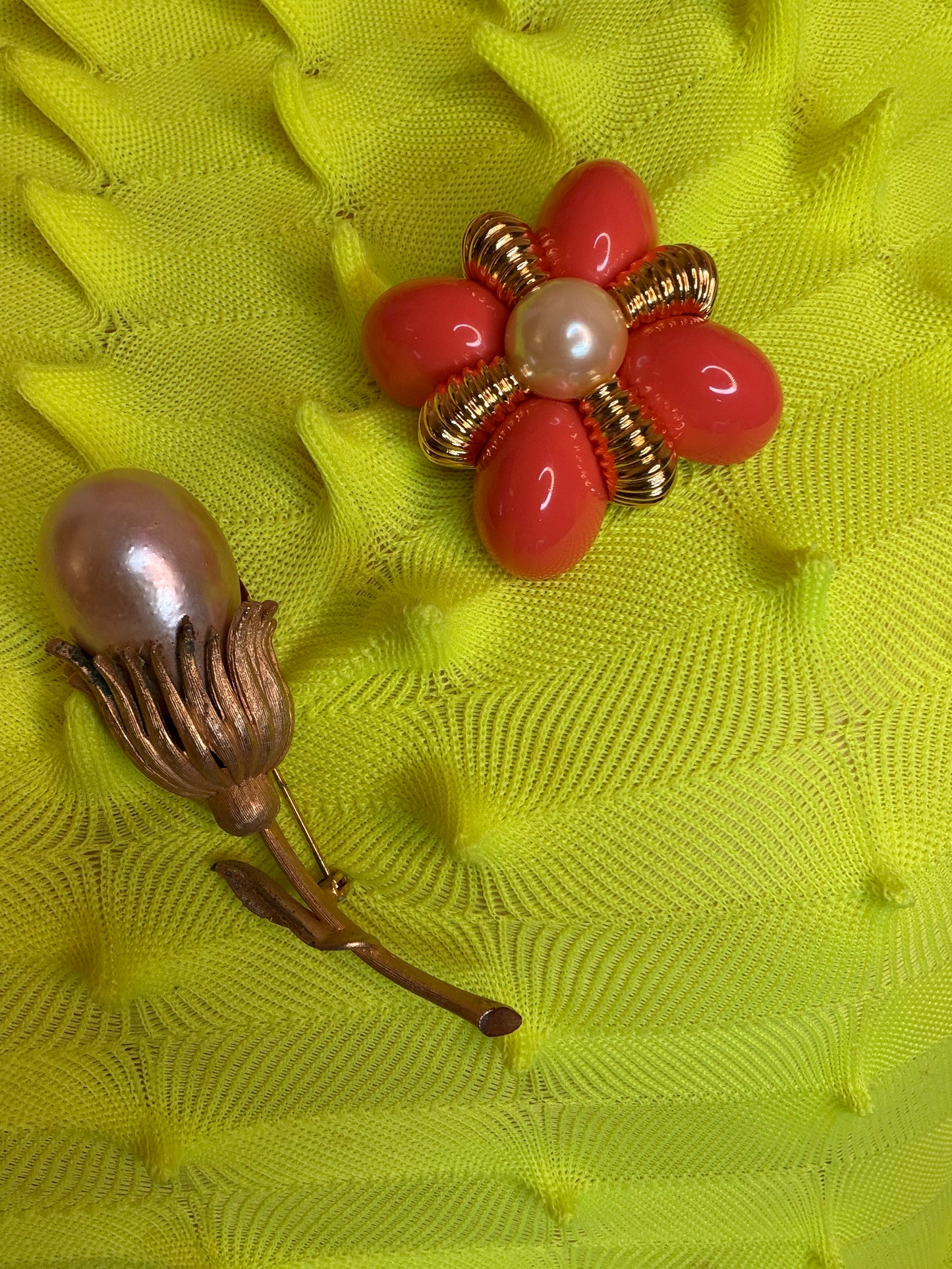 Vintage Rare Joan Rivers Chunky Salmon Pearl Brooch