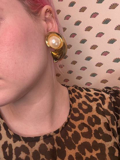 Vintage '80s Power Pearl Clip On Earrings