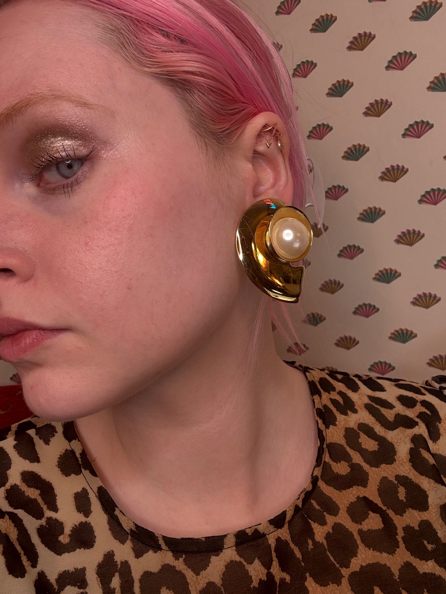 Vintage '80s Power Pearl Clip On Earrings