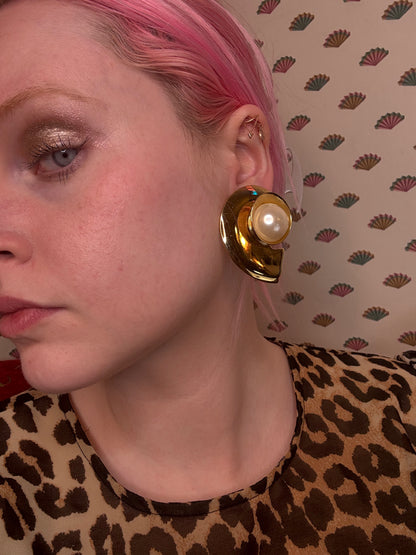 Vintage '80s Power Pearl Clip On Earrings
