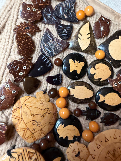 Vintage One-of-a-Kind Folk Art Animal Button Bag
