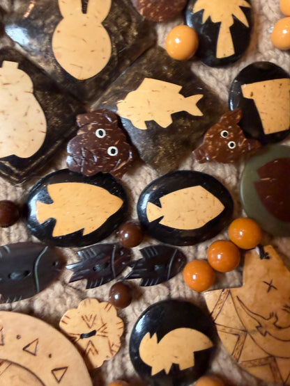 Vintage One-of-a-Kind Folk Art Animal Button Bag