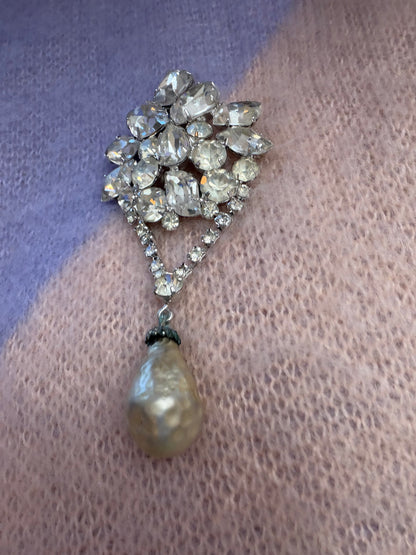 Iris Apfel's Vintage Weiss Rhinestone Pearl Brooch