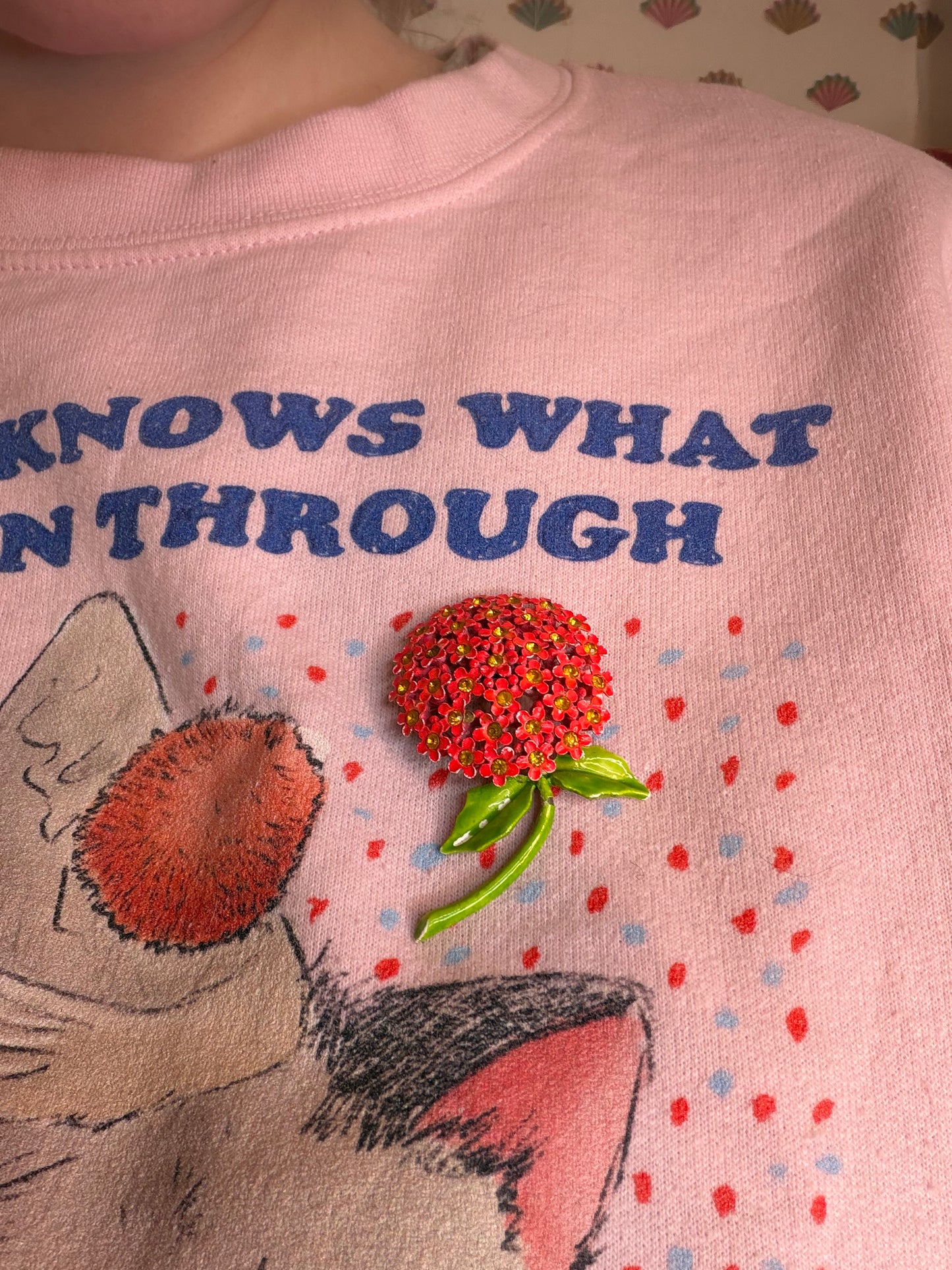 Vintage Weiss Enamel Rhinestone Flower Pin