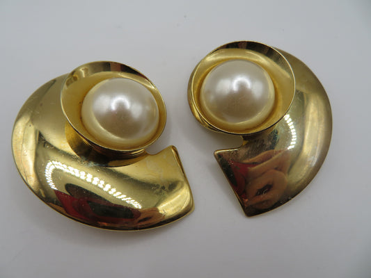 Vintage '80s Power Pearl Clip On Earrings