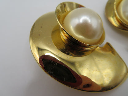 Vintage '80s Power Pearl Clip On Earrings