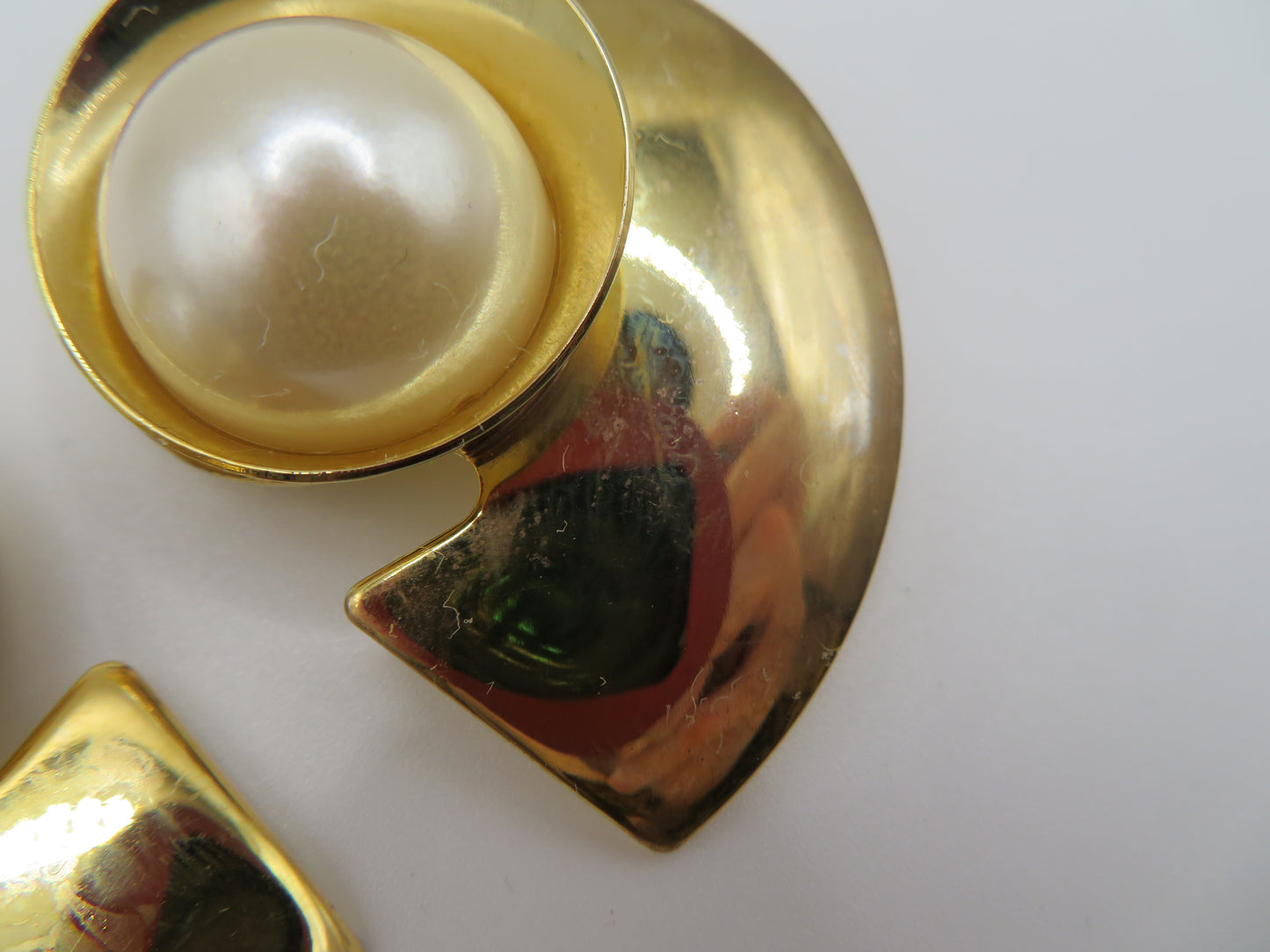 Vintage '80s Power Pearl Clip On Earrings