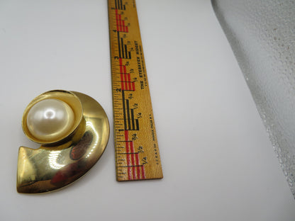 Vintage '80s Power Pearl Clip On Earrings