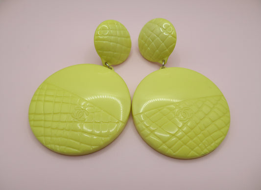 Vintage Huge Butter Yellow Quilted Circles Clip On Earrings