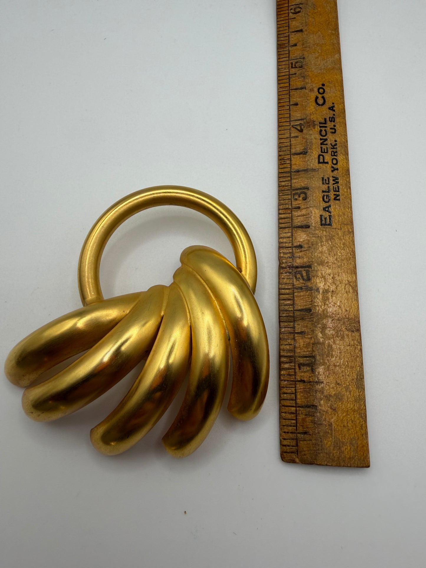 Vintage Matte Gold Fan Doorknocker Brooch, 1980s