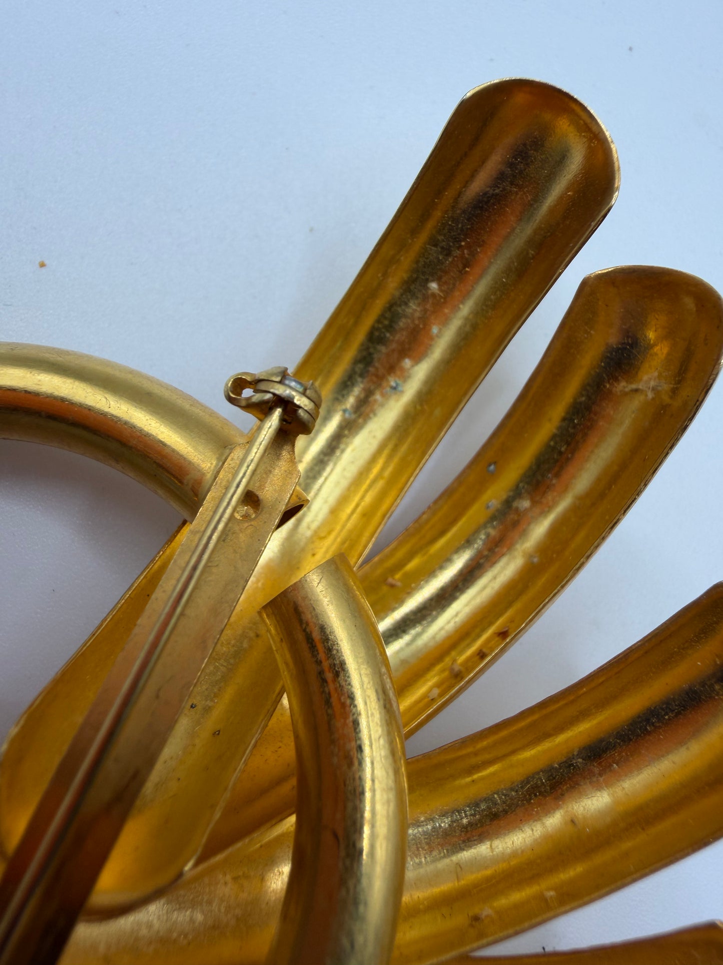 Vintage Matte Gold Fan Doorknocker Brooch, 1980s