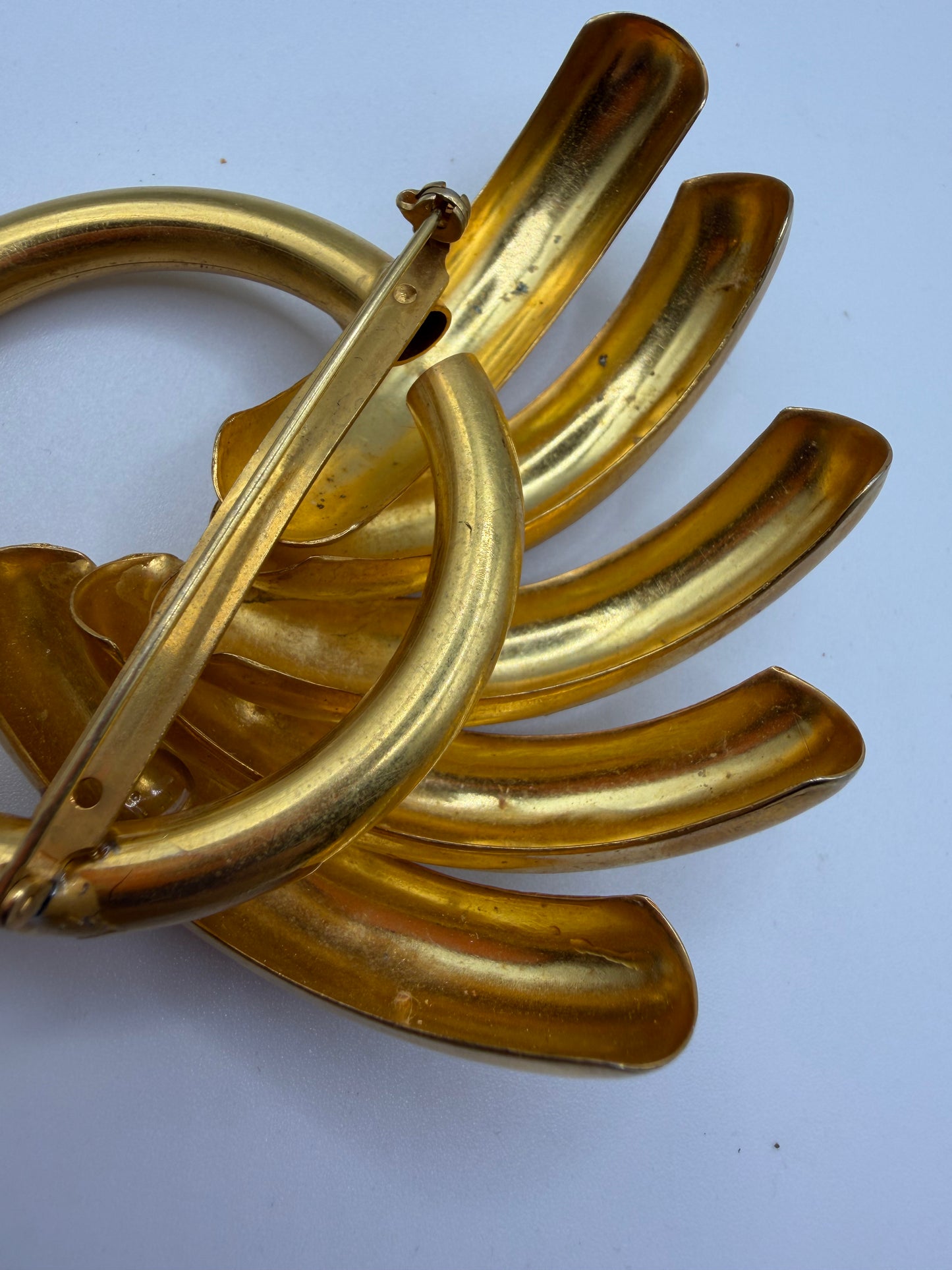 Vintage Matte Gold Fan Doorknocker Brooch, 1980s