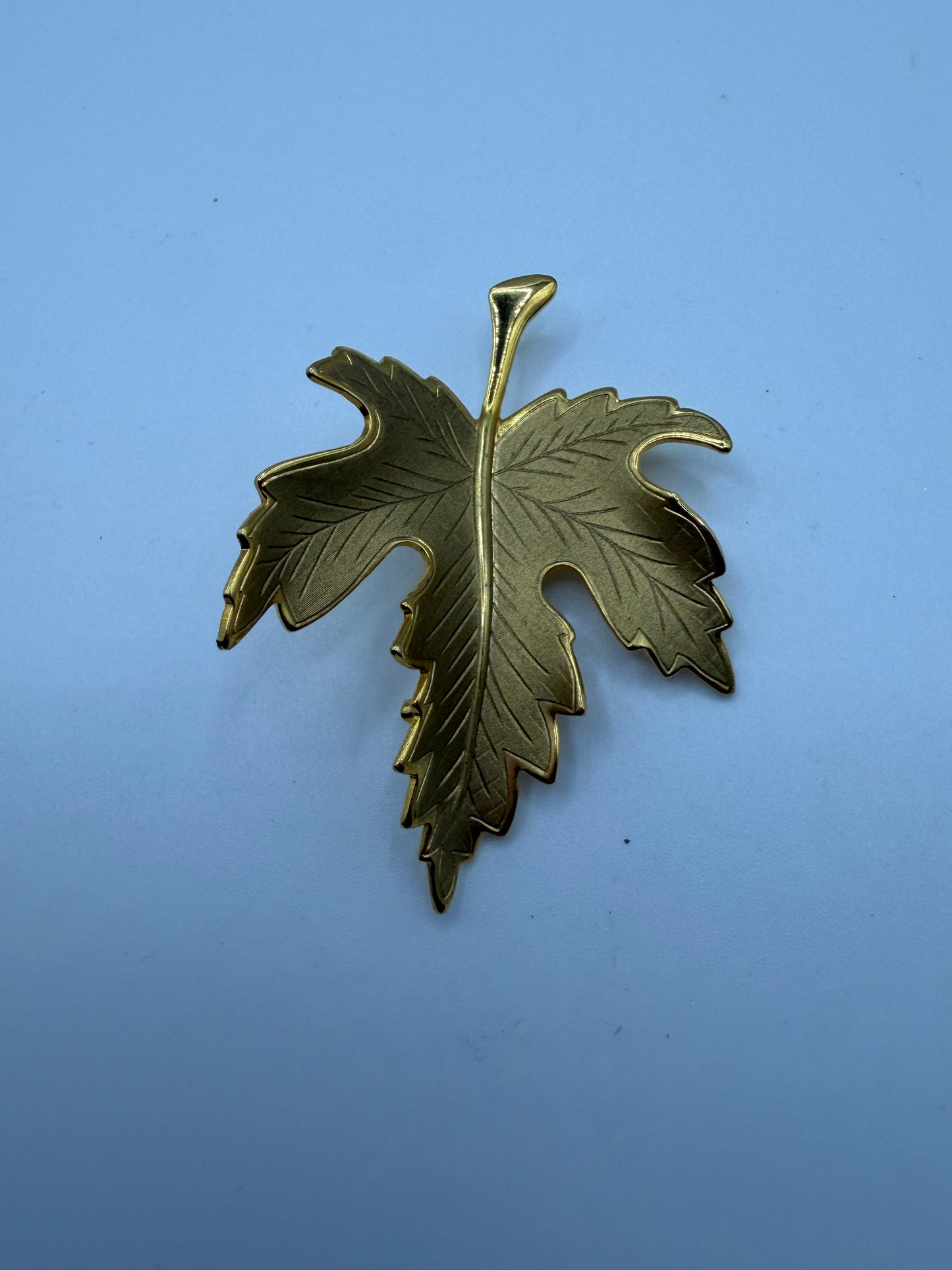 Vintage Textured Gold Maple Leaf Brooch