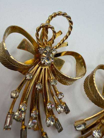Vintage Sarah Coventry Retro Rhinestone Spray Bow Clip On Earrings