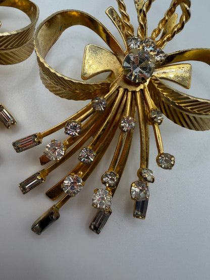 Vintage Sarah Coventry Retro Rhinestone Spray Bow Clip On Earrings