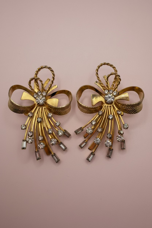 Vintage Sarah Coventry Retro Rhinestone Spray Bow Clip On Earrings