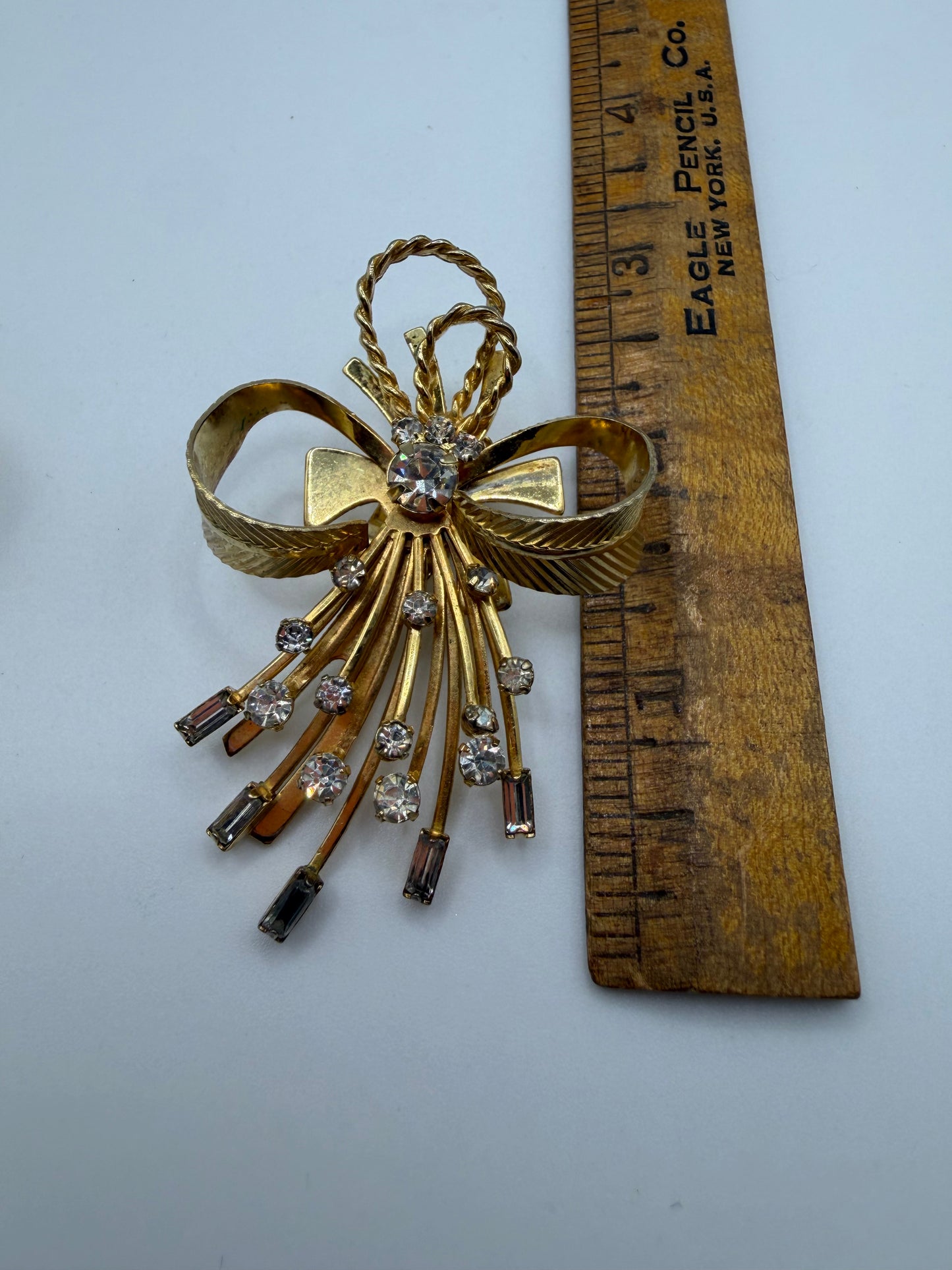 Vintage Sarah Coventry Retro Rhinestone Spray Bow Clip On Earrings