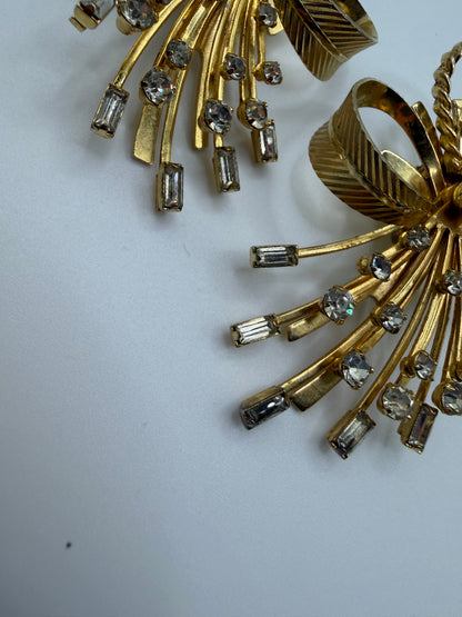 Vintage Sarah Coventry Retro Rhinestone Spray Bow Clip On Earrings