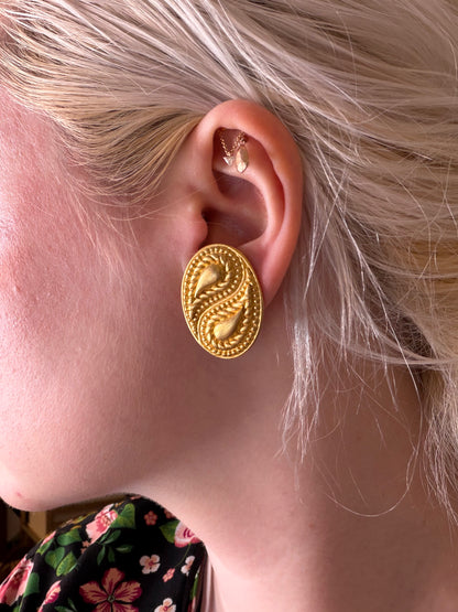 Vintage Monet Matte Gold Paisley Button Clip On Earrings