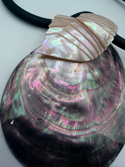 Vintage Siman Tu Abalone Shell Pendant Choker Necklace