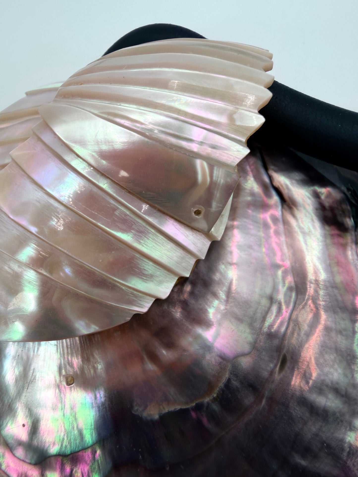 Vintage Siman Tu Abalone Shell Pendant Choker Necklace