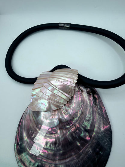 Vintage Siman Tu Abalone Shell Pendant Choker Necklace