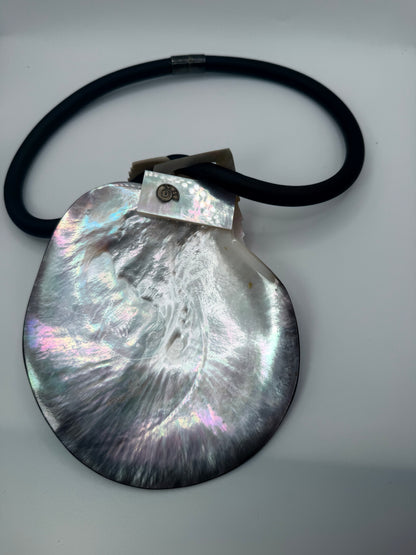Vintage Siman Tu Abalone Shell Pendant Choker Necklace