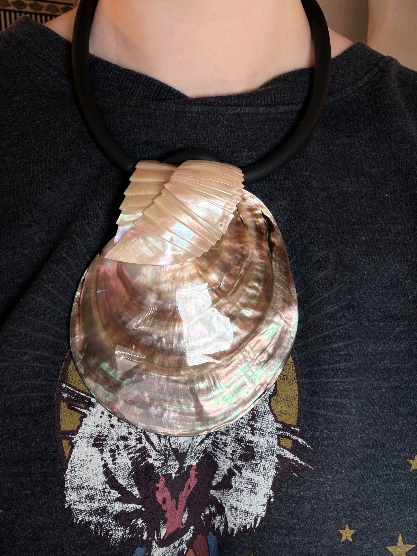 Vintage Siman Tu Abalone Shell Pendant Choker Necklace