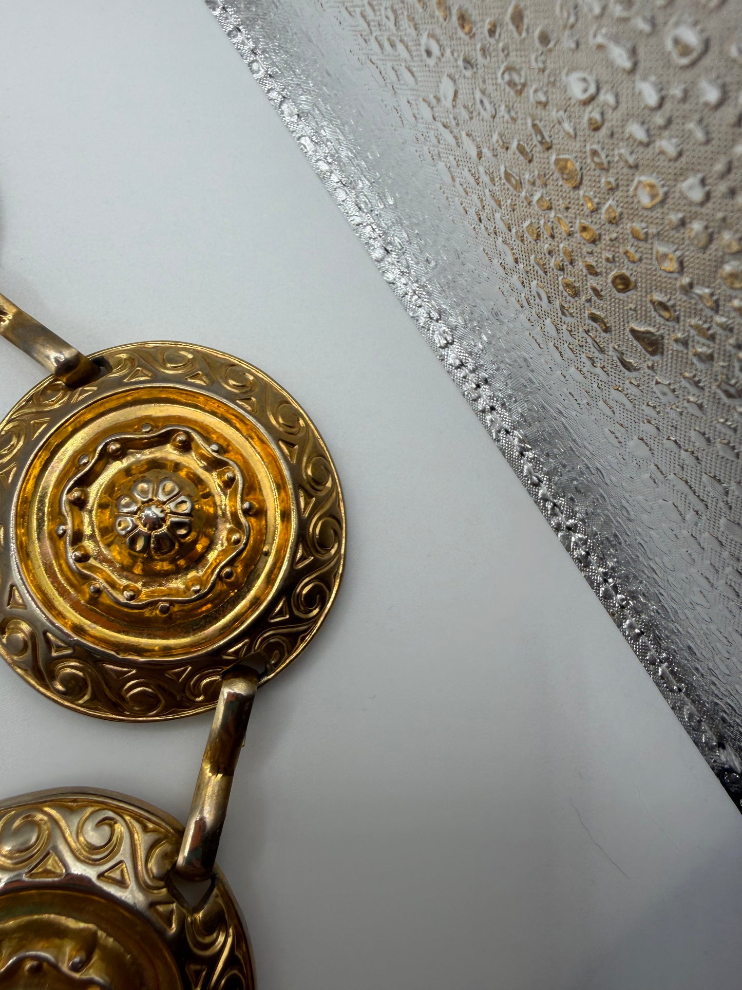 Vintage Bill Blass Chunky Gold Medallion Chain Belt