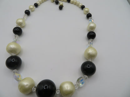 Vintage Oversized 1950s Black and White Pearl Necklace