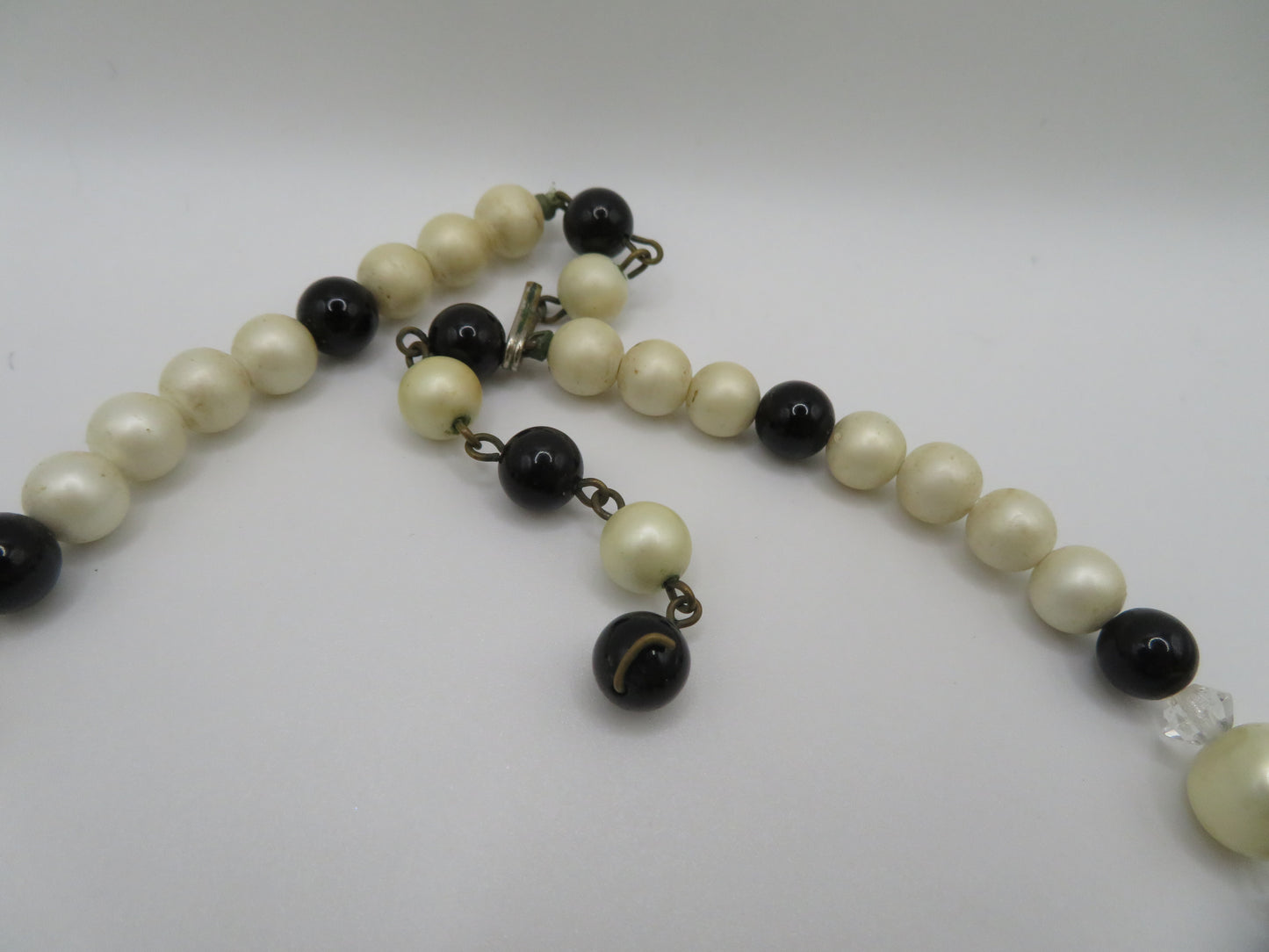 Vintage Oversized 1950s Black and White Pearl Necklace