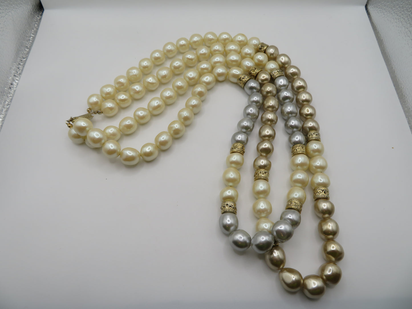 Vintage Chunky Three Tone Double Strand Pearl Necklace