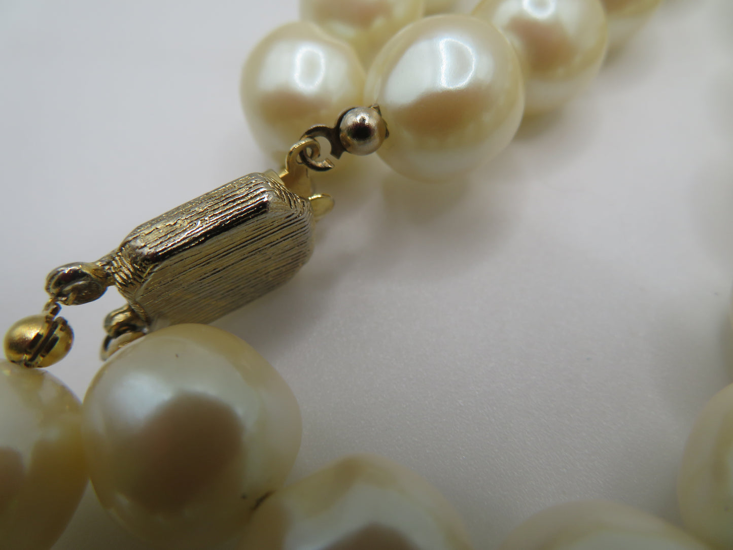 Vintage Chunky Three Tone Double Strand Pearl Necklace