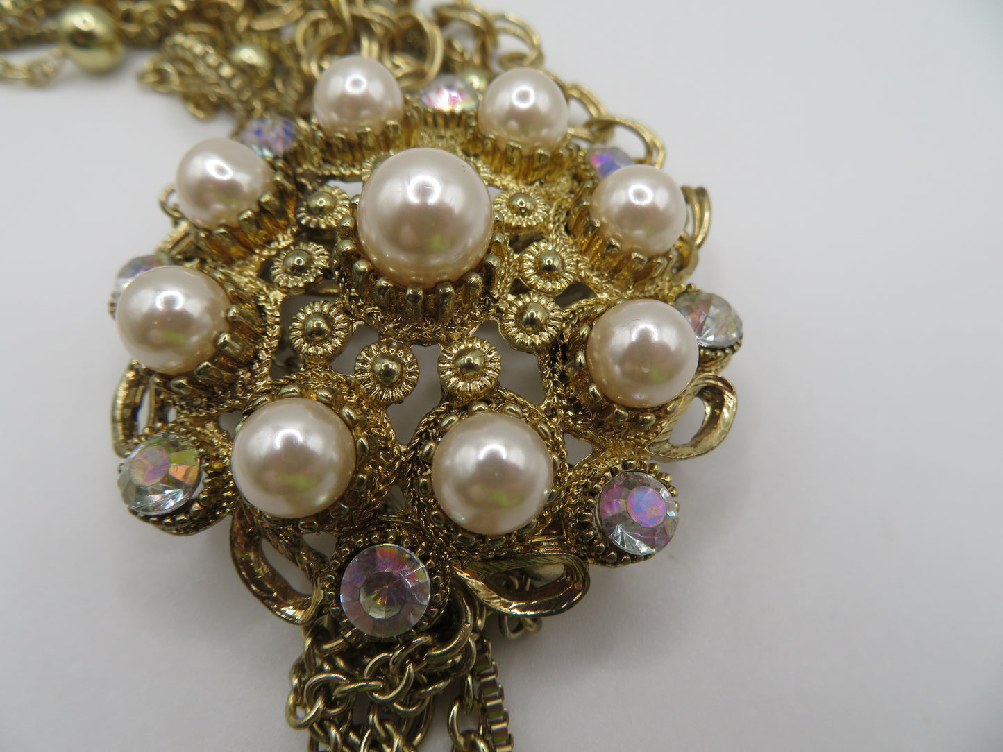 Vintage Mystical Pearl Crystal Pendant Necklace