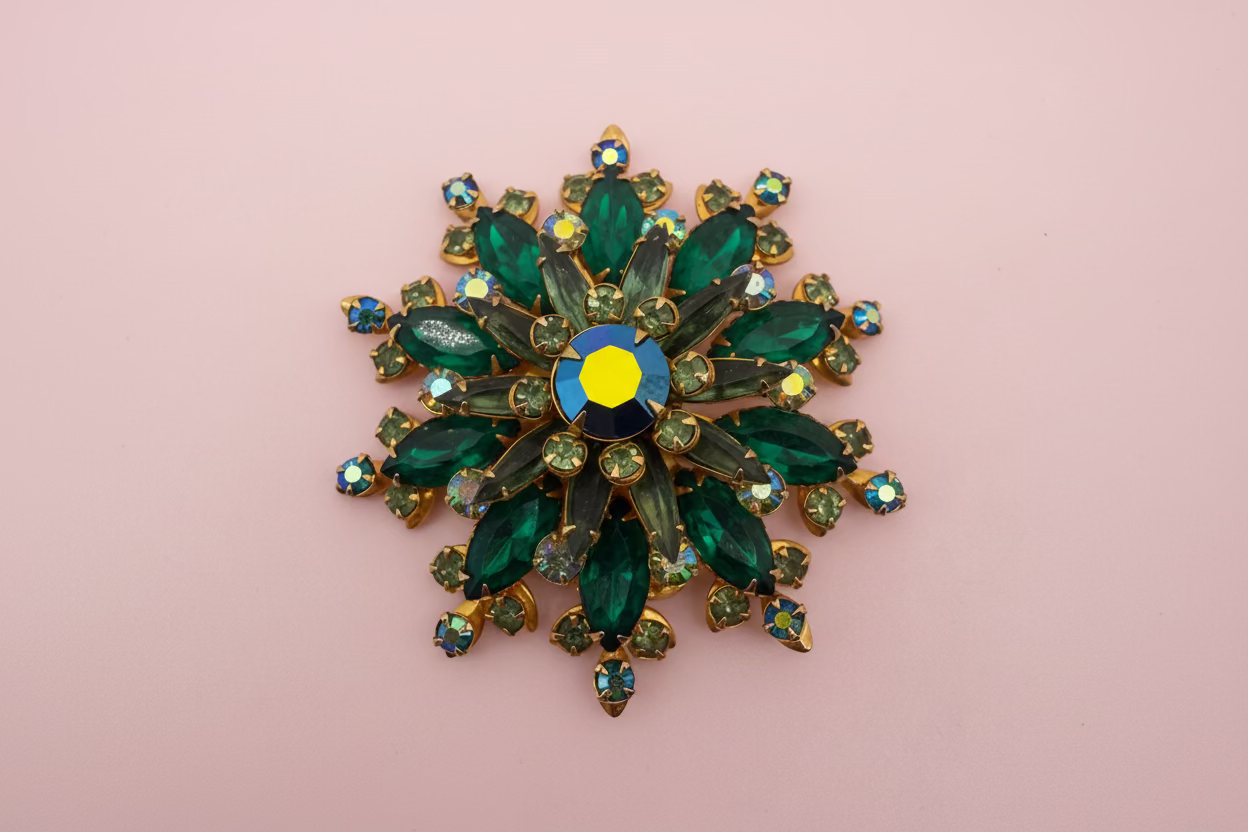Vintage Emerald Green Midcentury Rhinestone Brooch