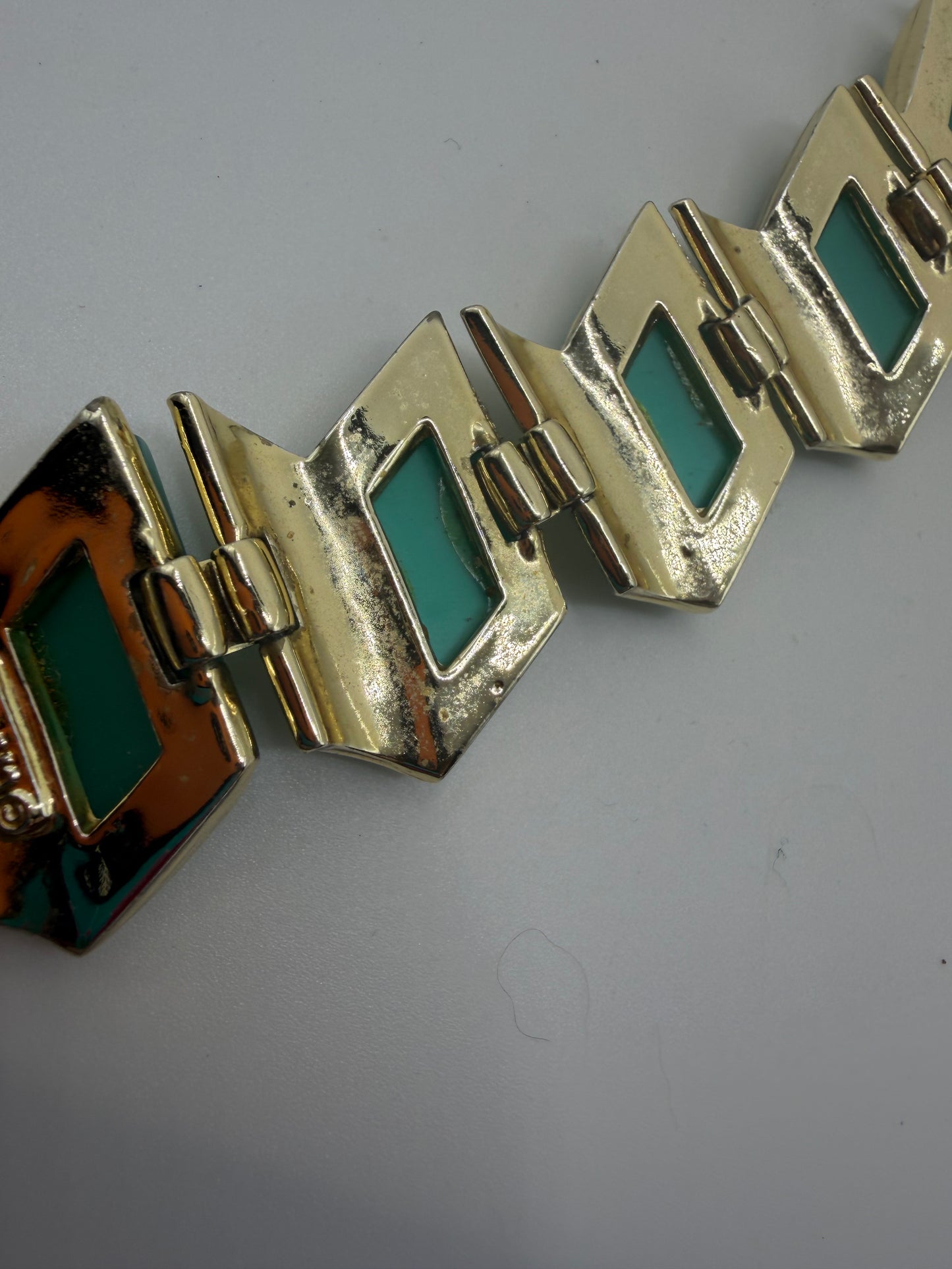 Vintage Midcentury Chunky Thermoset Emerald Hue Bracelet