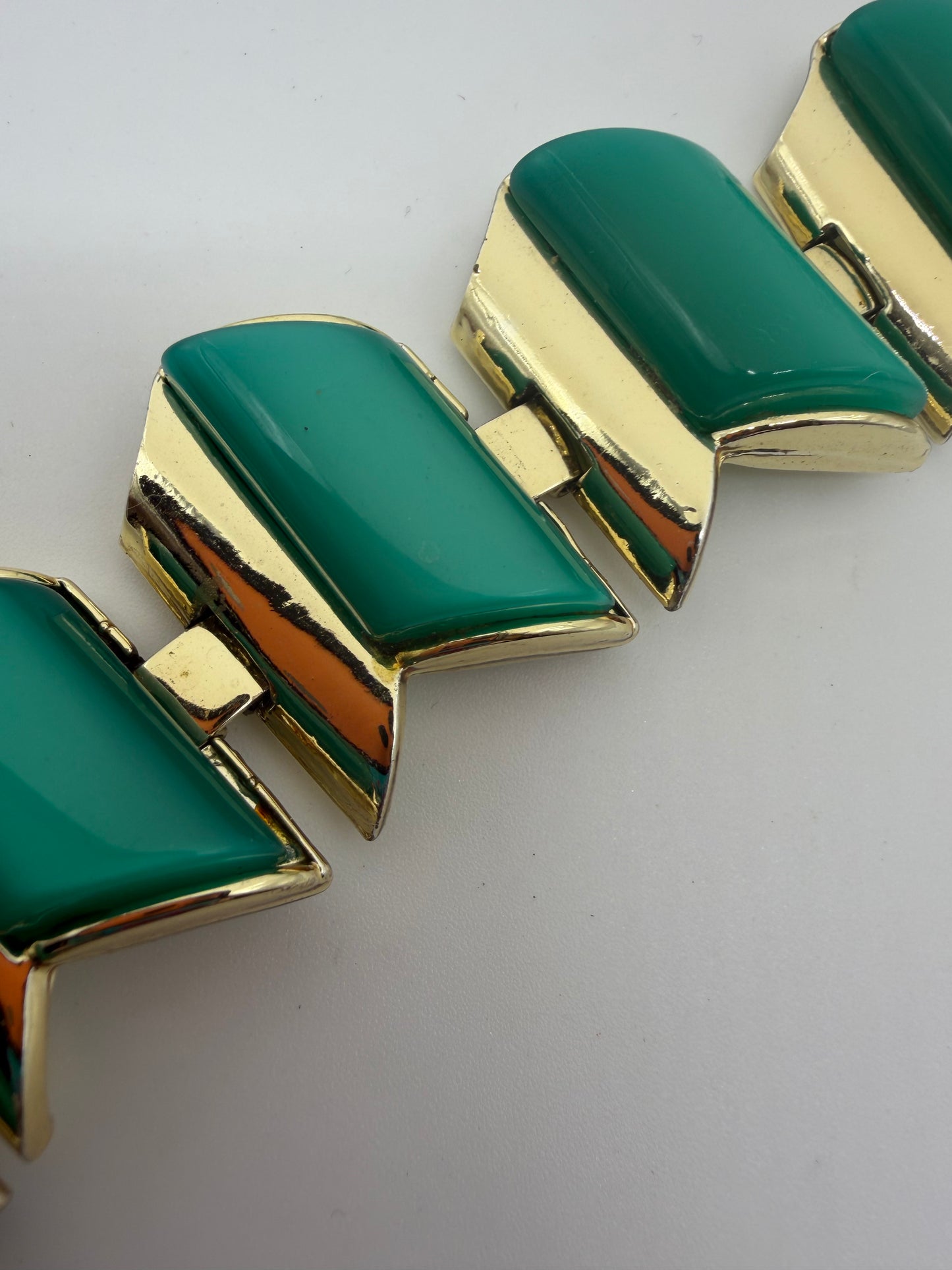 Vintage Midcentury Chunky Thermoset Emerald Hue Bracelet