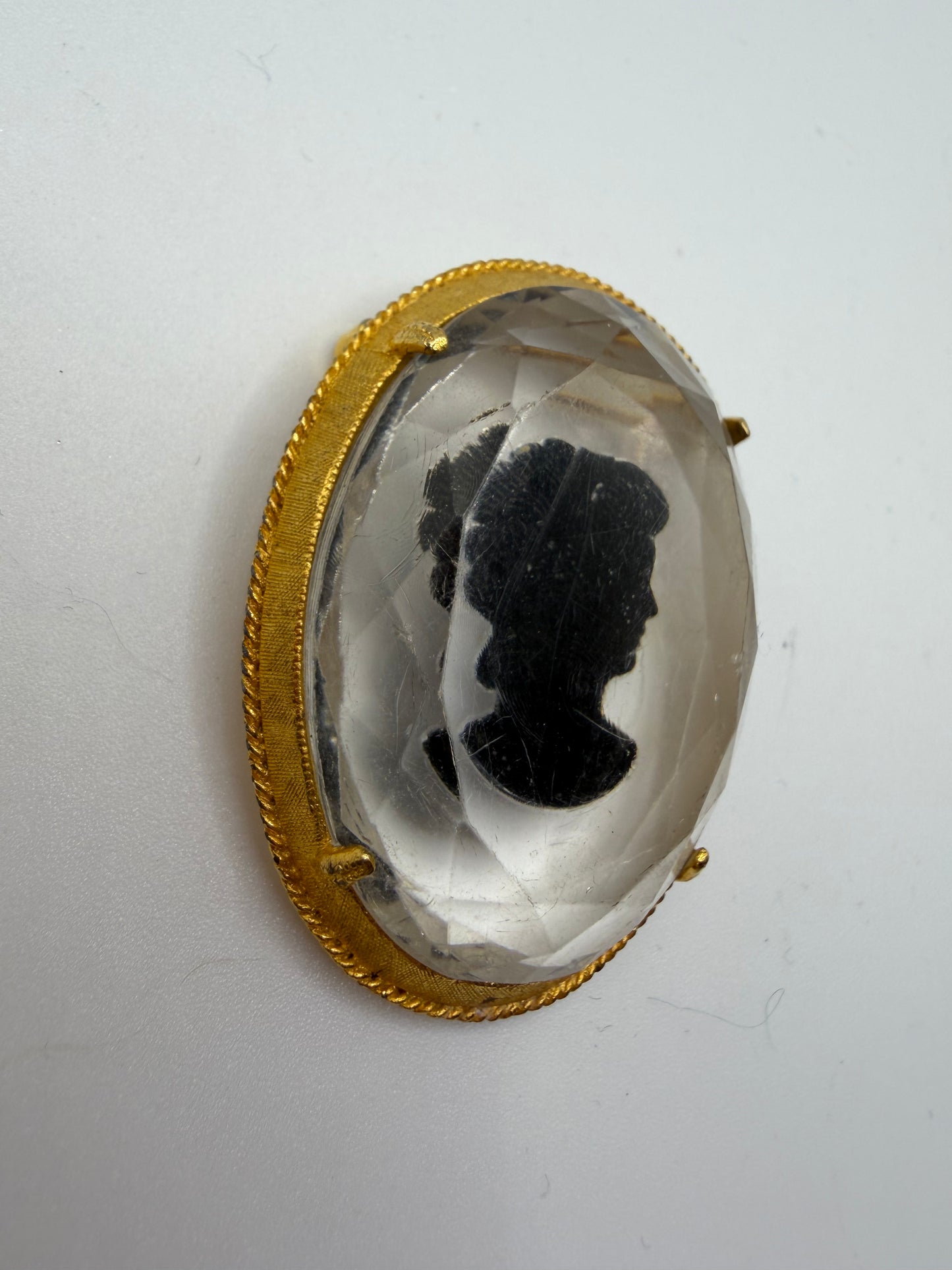 Vintage Carved Reverse Intaglio Clear Cameo Brooch